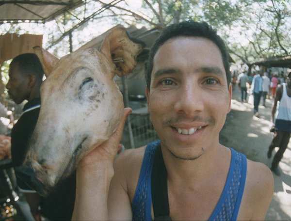 Say "queso" at a market in Camag&uuml;ey